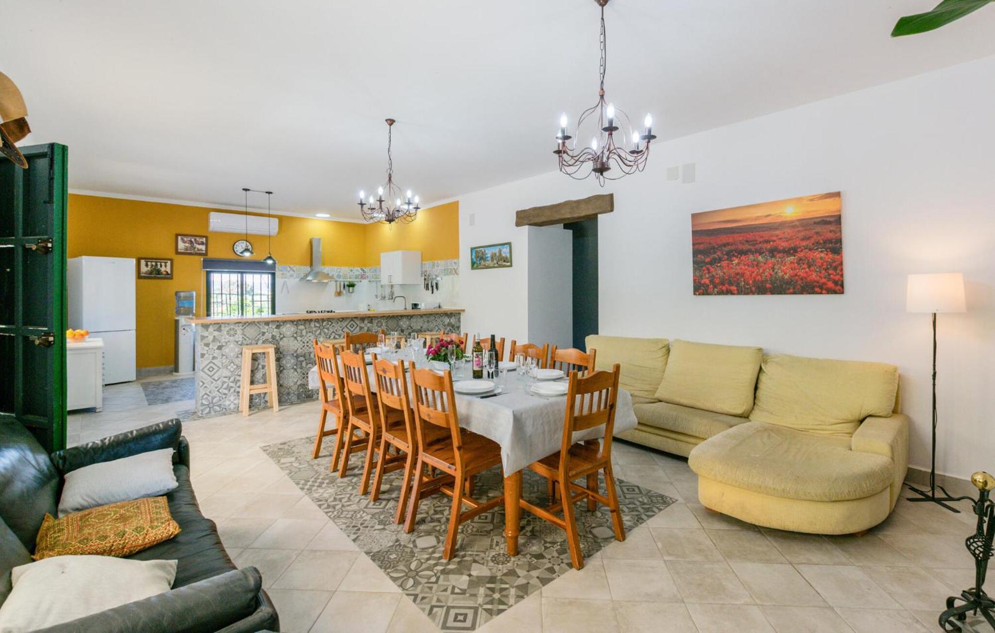 6 Bedroom Amazing Home In La Puebla De Los Infan ลา ปัวบลา เด ลอส อินฟานเตส ภายนอก รูปภาพ