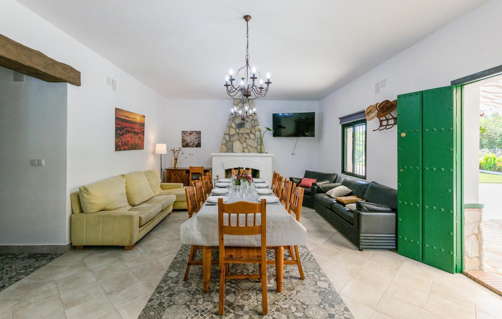 6 Bedroom Amazing Home In La Puebla De Los Infan ลา ปัวบลา เด ลอส อินฟานเตส ภายนอก รูปภาพ